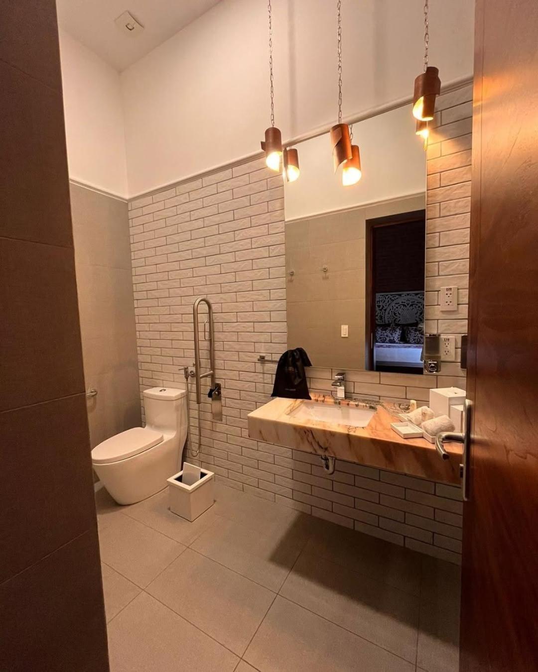 Hotel Grand Atlantiis Near Delhi Igi Airport New Delhi
