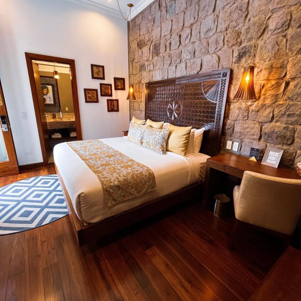 Hotel Grand Atlantiis Near Delhi Igi Airport 4*